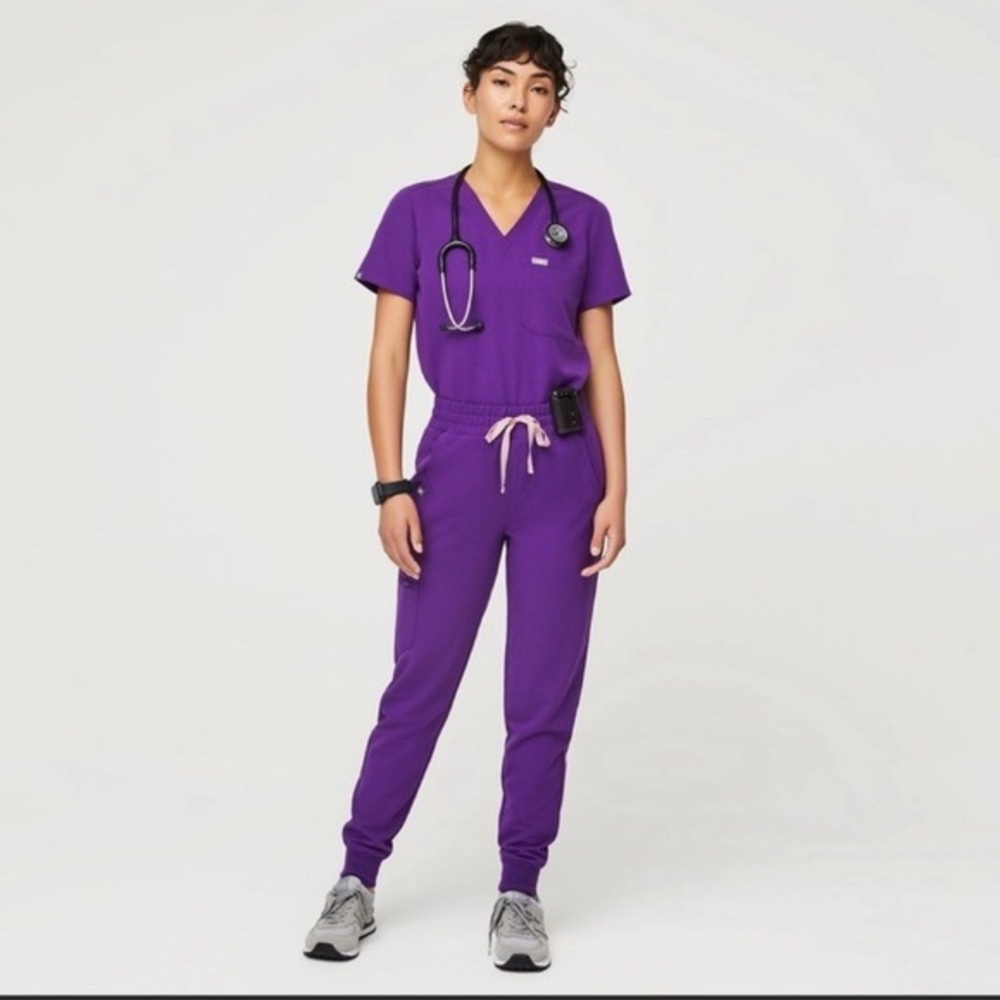 Women’s Figs Catarina One Pocket Top- Magic Purple Size Medium